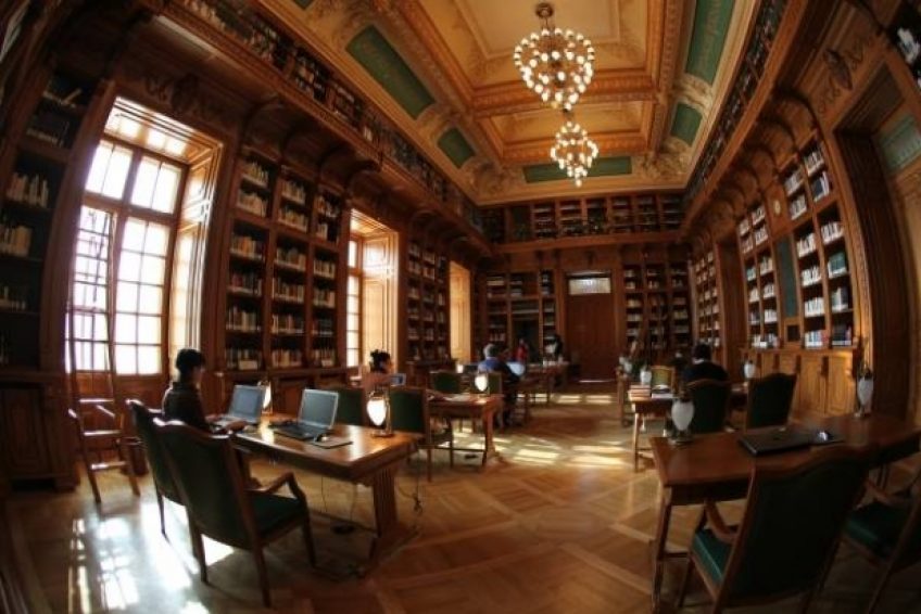 Extreme among oasis Biblioteca Centrală Universitară din București - Informatii Romania